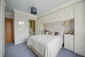 Principal bedroom- click for photo gallery